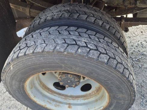 Used 2009 Ford F550 4x4 Regular Cab Super Duty image 7