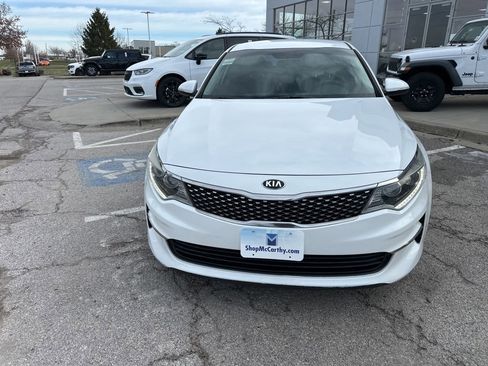 Used 2017 Kia Optima EX image 10