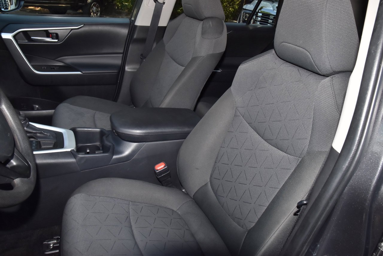 Used 2025 Toyota RAV4 XLE AWD/4WD image 31