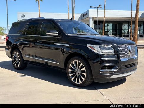 Used 2018 Lincoln Navigator Select w/ Technology Package AWD/4WD image 5