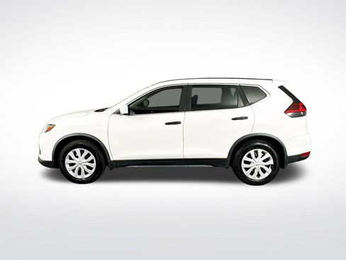 Used 2018 Nissan Rogue S image 5