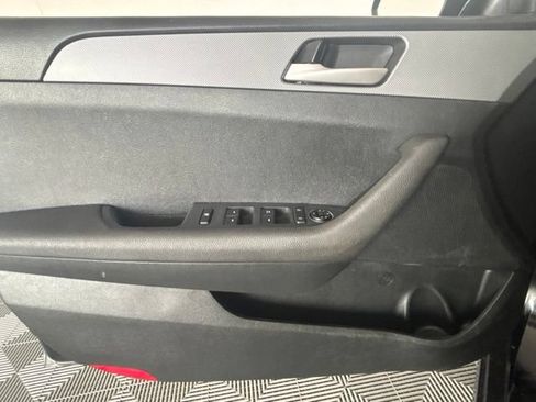 Used 2018 Hyundai Sonata SE FWD image 14