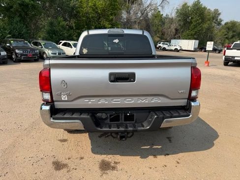 Used 2018 Toyota Tacoma SR5 AWD/4WD image 5