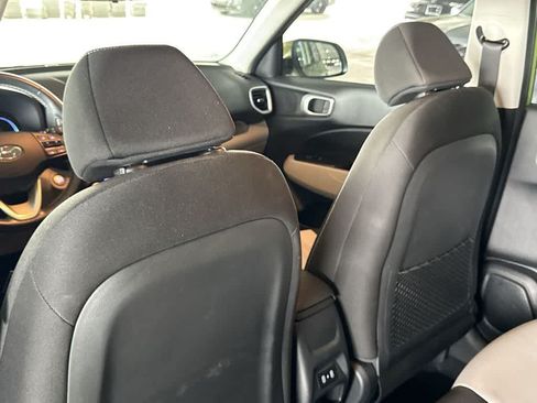 Used 2024 Hyundai Venue SEL FWD image 23