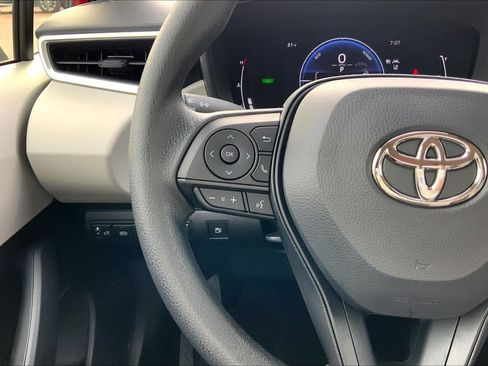Used 2026 Toyota Corolla LE FWD image 22