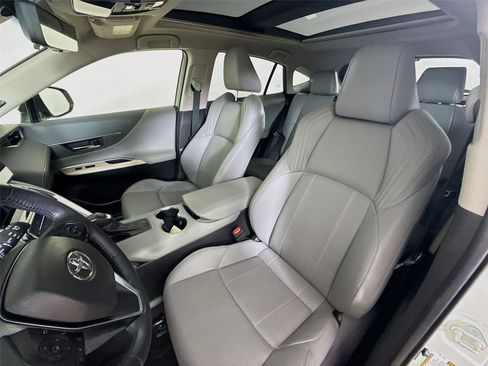 Used 2021 Toyota Venza Limited w/ Advanced Technology Package AWD/4WD image 5
