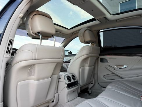 Used 2017 Mercedes-Benz S 550 4MATIC Sedan image 31