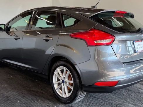 Used 2017 Ford Focus SE FWD image 6