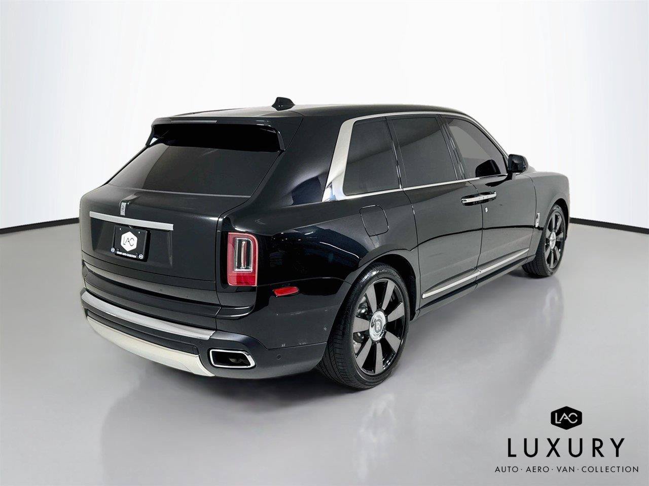 Used 2022 Rolls-Royce Cullinan AWD/4WD image 5