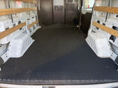 Used 2024 Ford Transit 250 Low Roof AWD w/ Exterior Upgrade Package image 18