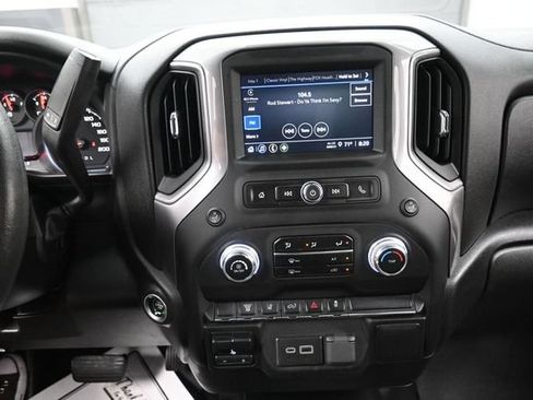 Used 2024 GMC Sierra 2500 Pro w/ Convenience Package AWD/4WD image 4