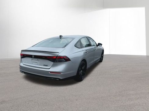 Used 2023 Honda Accord Sport image 9