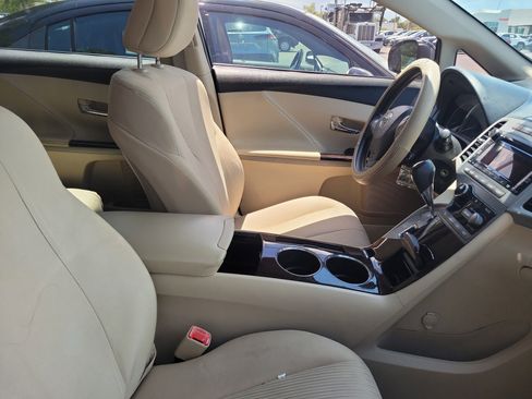 Used 2011 Toyota Venza FWD image 10