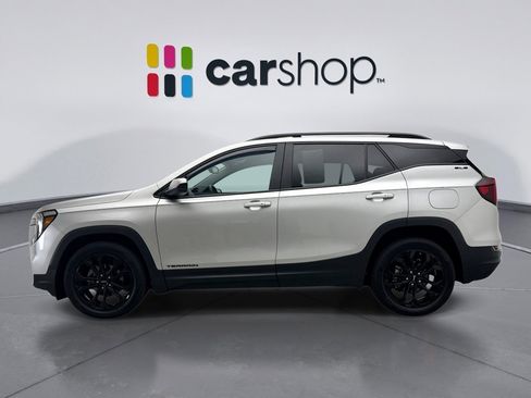 Used 2022 GMC Terrain SLE w/ Driver Convenience Package image 2