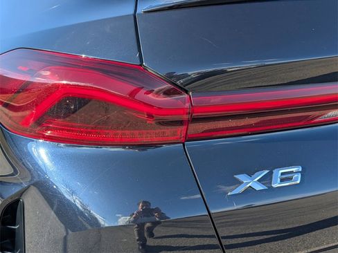 Used 2021 BMW X6 xDrive40i w/ M Sport Package image 12