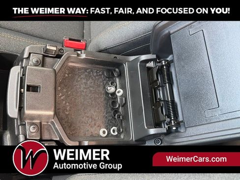 Used 2024 Jeep Wrangler Unlimited Sahara w/ Technology Group AWD/4WD image 41