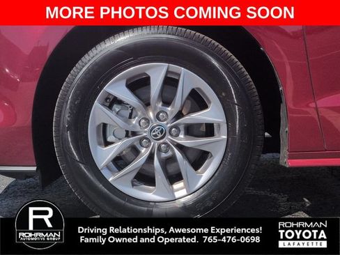 Used 2026 Toyota Sienna XLE FWD image 9