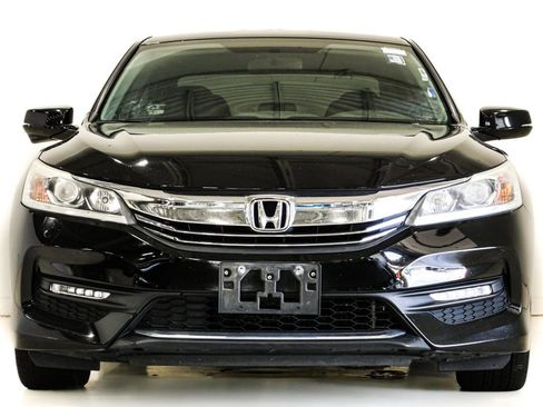 Used 2016 Honda Accord EX image 2