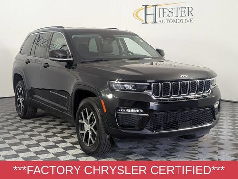 Used 2023 Jeep Grand Cherokee Limited w/ Luxury Tech Group II AWD/4WD image 2
