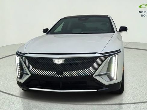 Used 2024 Cadillac Lyriq Luxury w/ LPO, Floor Liner Package AWD/4WD image 3