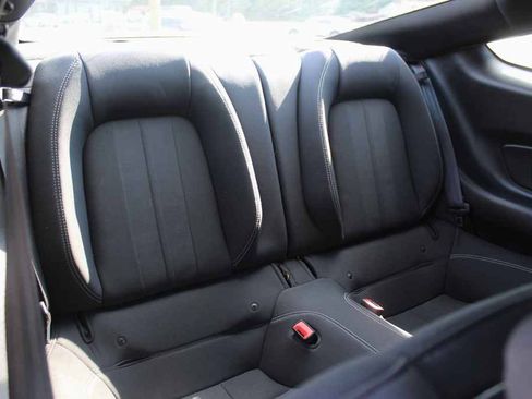 Used 2020 Ford Mustang Coupe RWD image 23