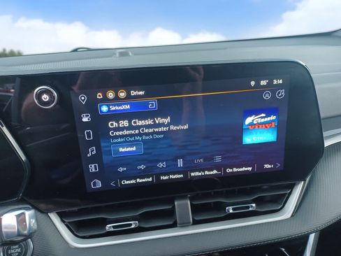 Used 2025 Chevrolet Equinox LT AWD/4WD image 11