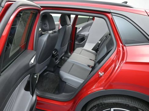 Used 2023 Volkswagen ID.4 Pro S Plus RWD image 10