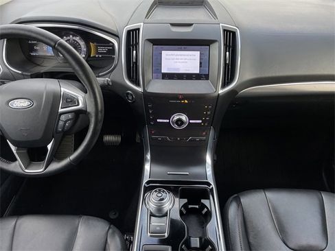 Used 2020 Ford Edge Titanium image 14