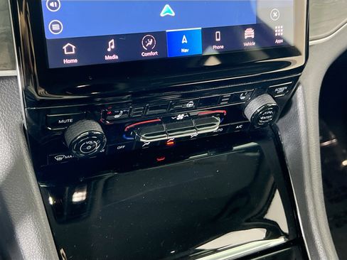 Used 2022 Jeep Grand Cherokee Limited image 16