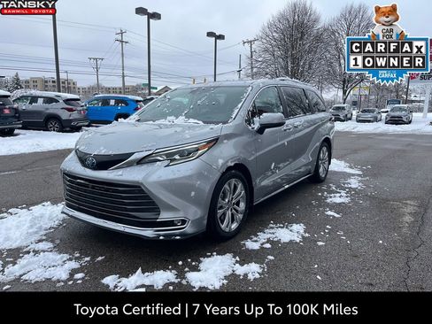 Certified 2024 Toyota Sienna Platinum image 1