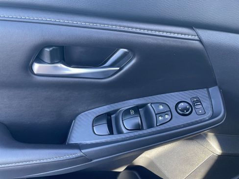 Used 2025 Nissan Sentra SV image 20