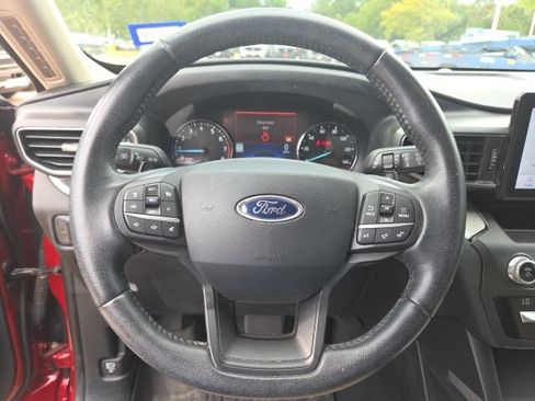 Used 2020 Ford Explorer XLT w/ Equipment Group 202A RWD image 7