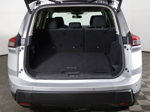 Used 2024 Nissan Rogue SV image 13