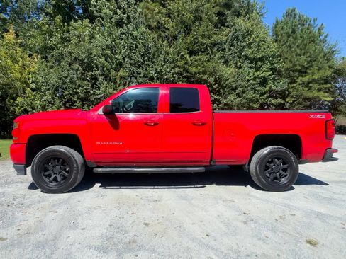 Used 2017 Chevrolet Silverado 1500 LT w/ All Star Edition AWD/4WD image 9