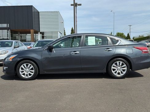 Used 2013 Nissan Altima 2.5 S FWD image 9