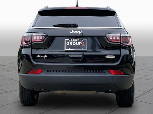 Used 2024 Jeep Compass Latitude AWD/4WD image 5