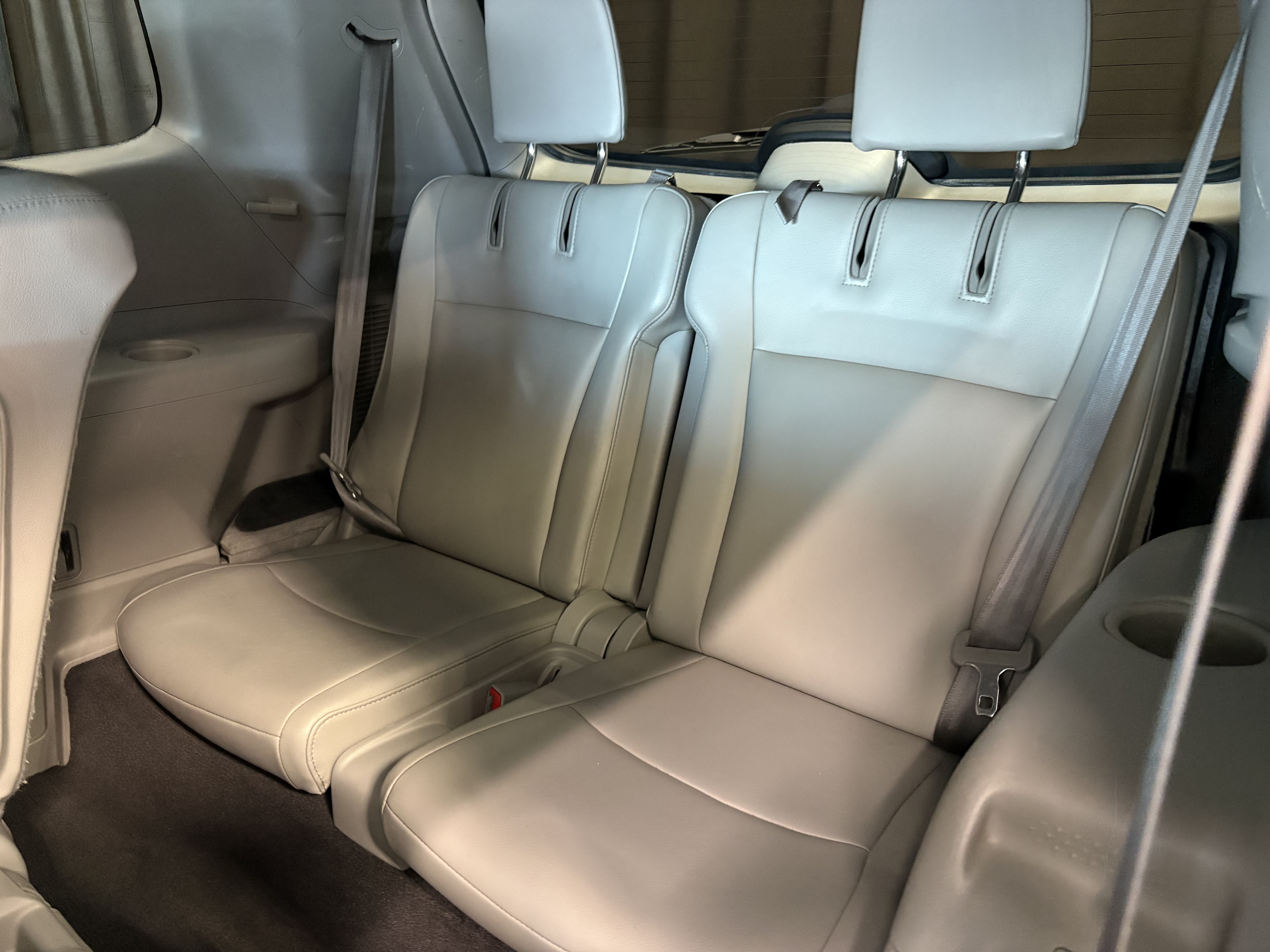 Used 2013 Toyota Highlander SE FWD image 11