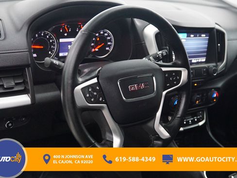 Used 2023 GMC Terrain SLT image 21
