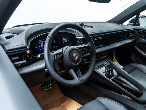 Certified 2025 Porsche Macan 4S Electric image 13