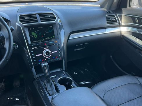 Used 2018 Ford Explorer Sport w/ Equipment Group 401A AWD/4WD image 36