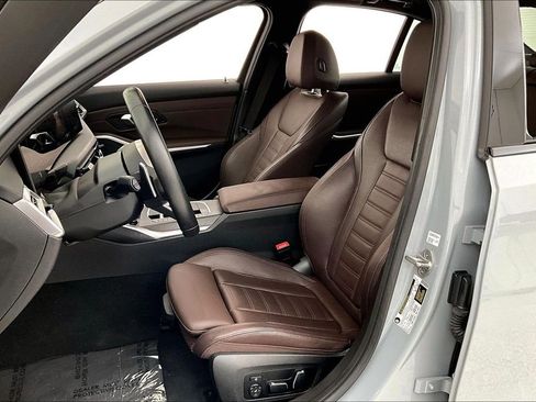 Used 2025 BMW 330i Sedan w/ M Sport Package image 30