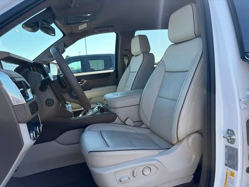 Used 2025 GMC Yukon Denali w/ LPO, Floor Liner Package AWD/4WD image 10