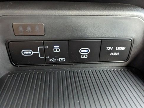 Certified 2025 Hyundai Kona SE image 20