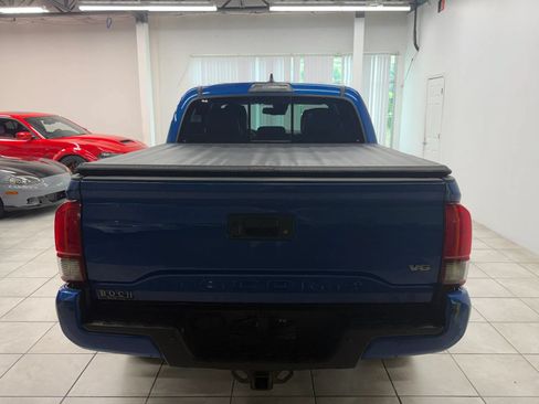 Used 2018 Toyota Tacoma TRD Sport w/ Technology Package AWD/4WD image 8