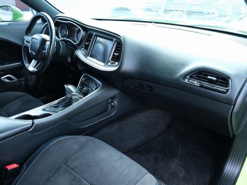 Used 2015 Dodge Challenger R/T Scat Pack w/ Leather Interior Group image 31