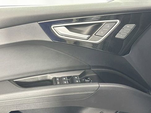 Used 2022 Audi Q4 e-tron Premium Plus w/ Premium Plus image 22
