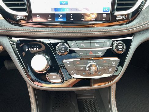 New 2026 Chrysler Pacifica Pinnacle w/ Trailer Tow Group image 20