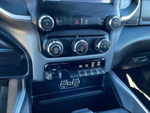 Used 2024 RAM 2500 Big Horn w/ Off Road Package image 32