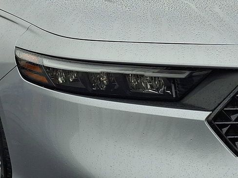 Used 2023 Honda Accord EX image 9