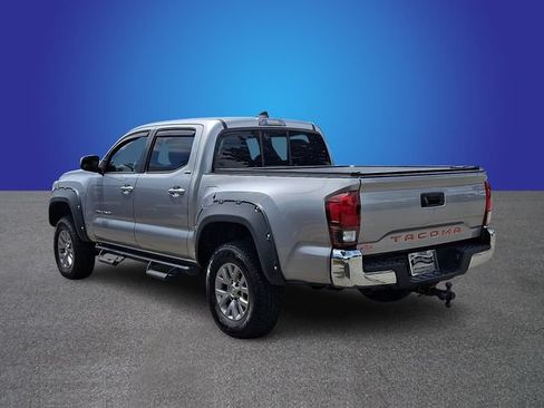 Used 2019 Toyota Tacoma SR5 RWD image 6